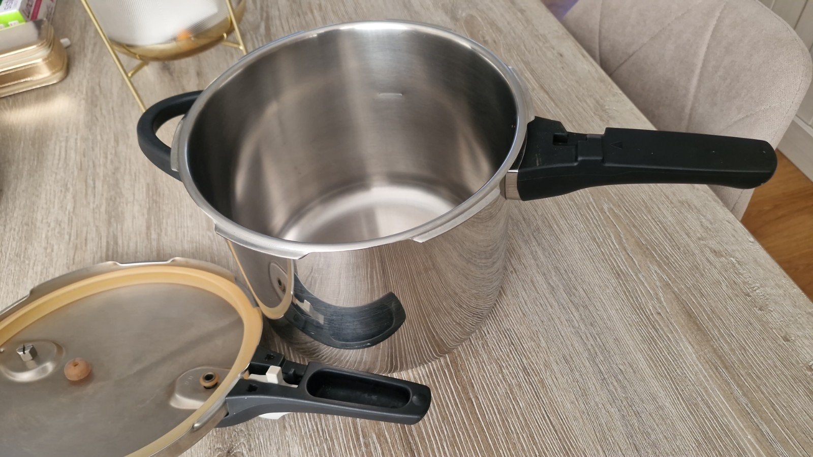Snelkookpan tefal
Inhoud van 6 liter, Ophalen, Snelkookpan, Tefal