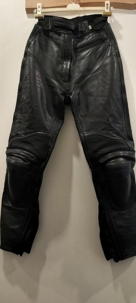 Lederen damesmotorpak (broek en vest) Merk IXS maat 40, Motoren, Kleding | Motorkleding, Ophalen, Dames