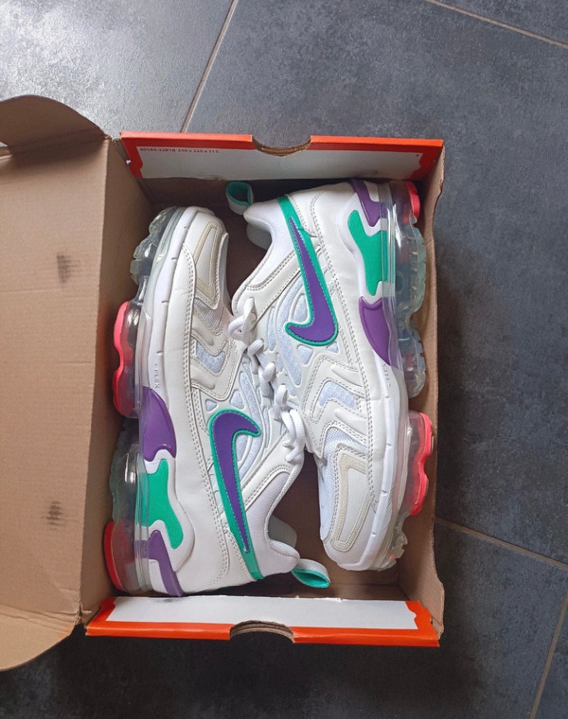 Nike Air VaporMax Evo – US 10 – Nieuwstaat, Kleding | Heren, Overige kleuren, Verzenden, Sportschoenen, Nieuw