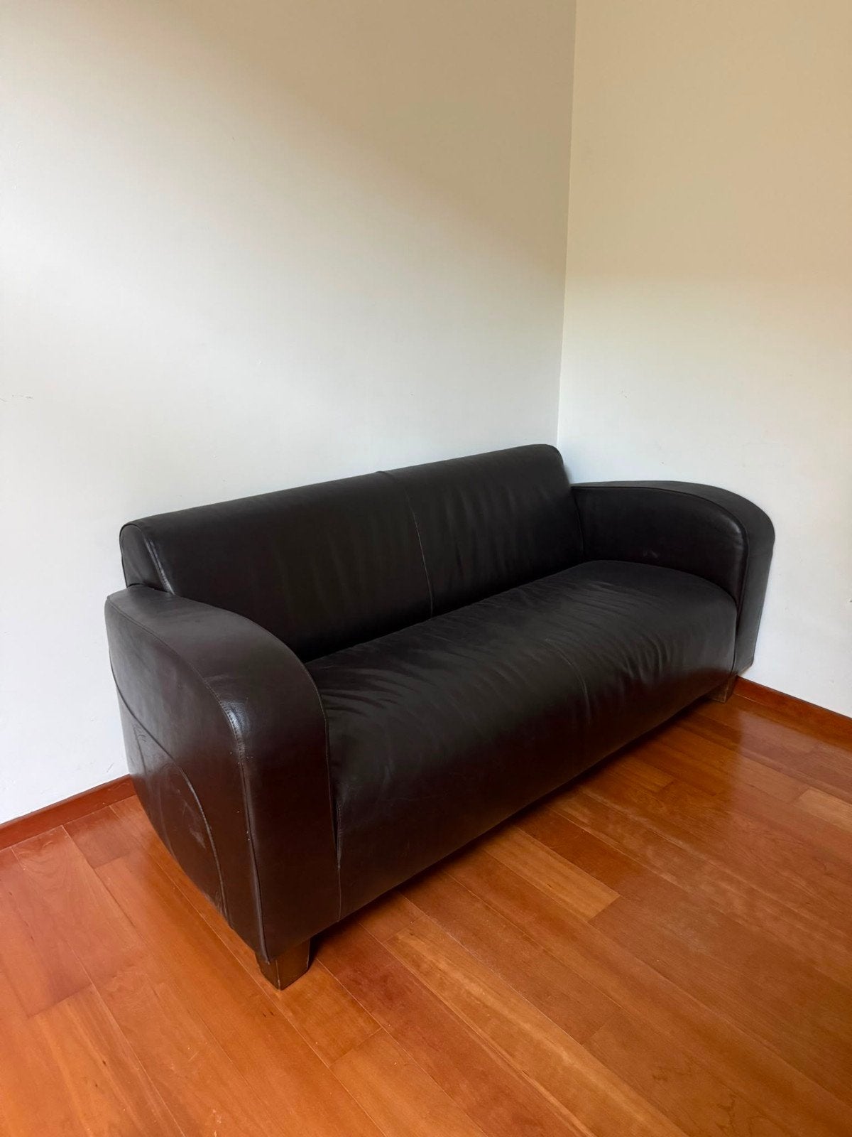 Lederen sofa, Ophalen
