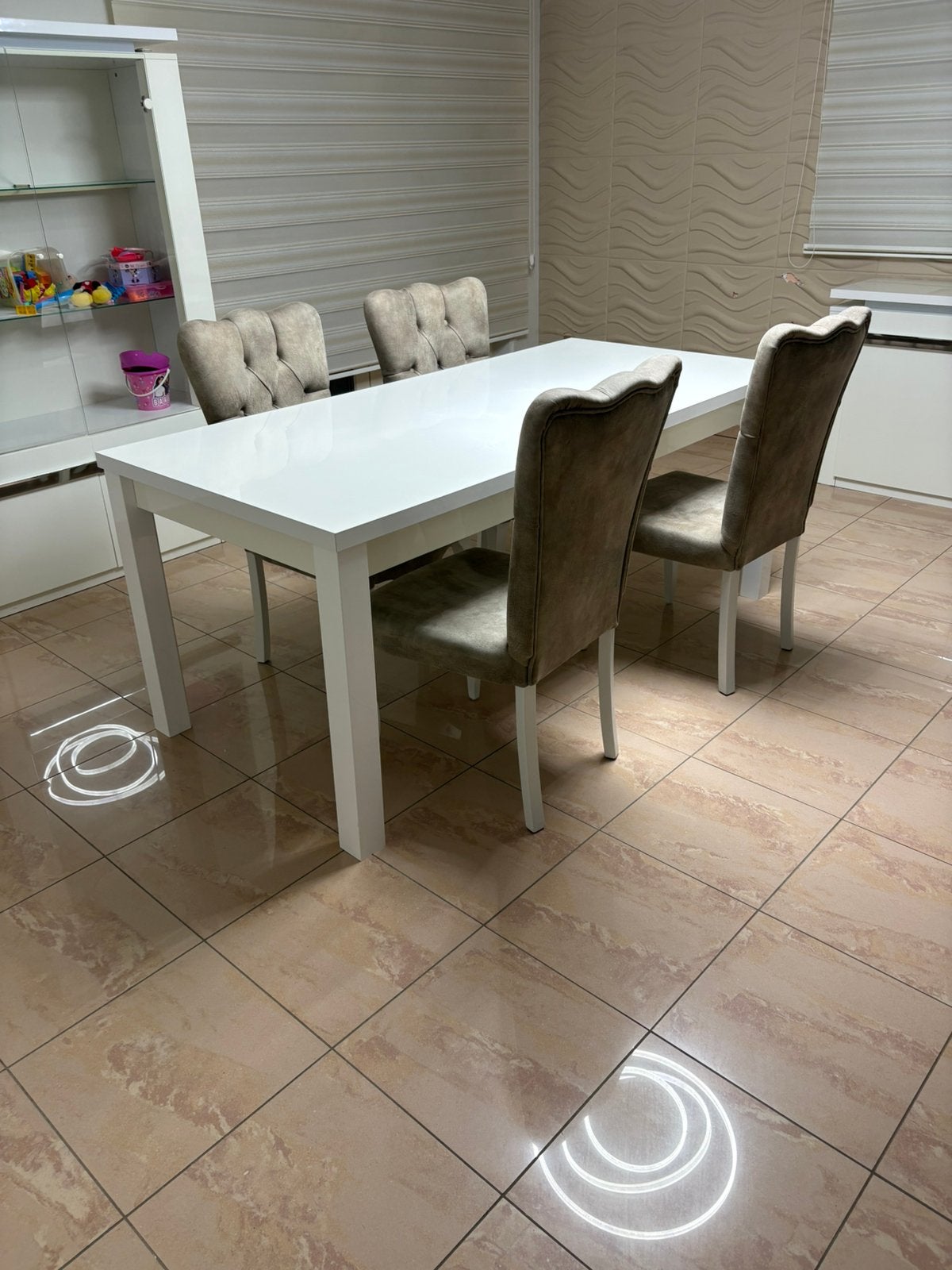 Eettafel met salon, Ophalen, Zo goed als nieuw