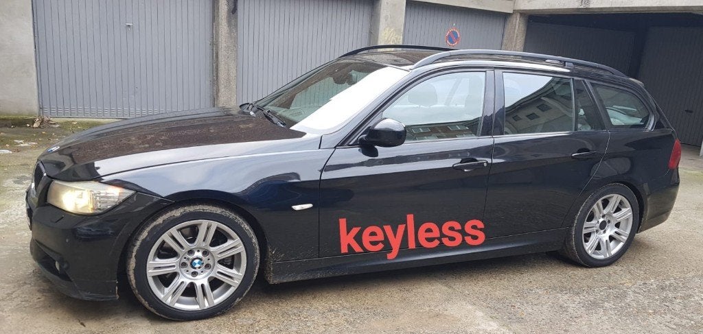 BMW 325D 2009 AUTOMAT CUIR SIEGES ELECT CHAUFFAN NAVI PANORA, Autos, Cuir, Diesel, Automatique, Particulier