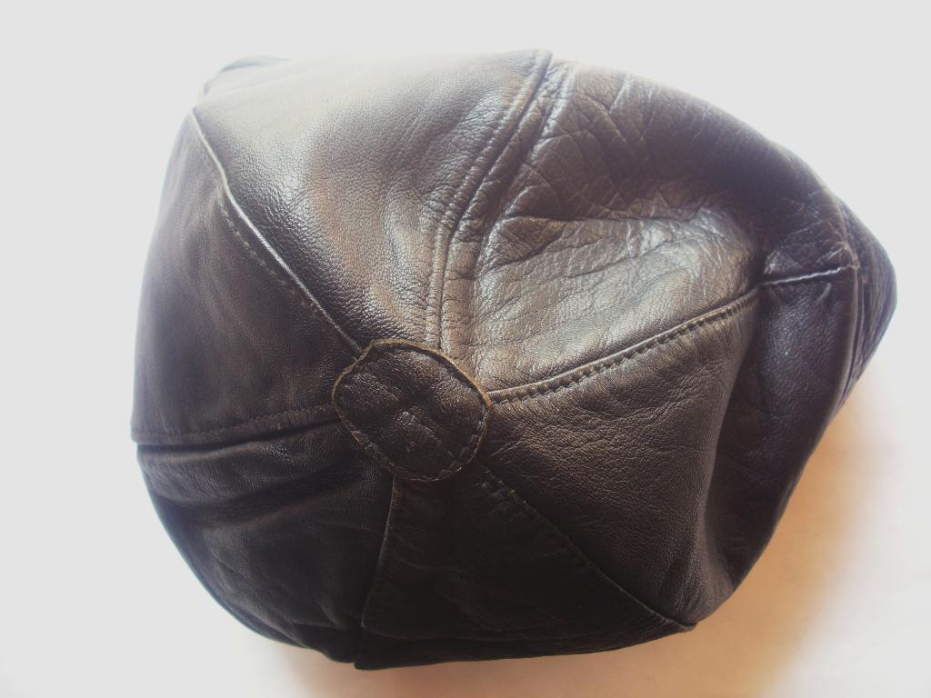 Bonnet cuir serre-tête fabrication britannique avant-guerre, Collections, Objets militaires | Seconde Guerre mondiale, Envoi, Armée de terre