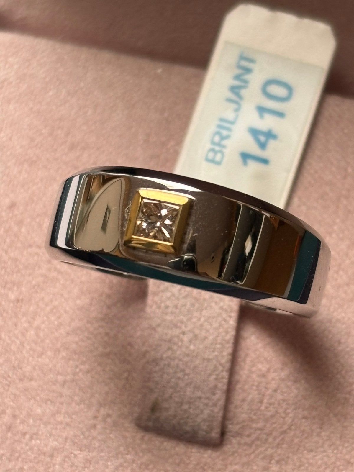 Herenring goud 18 karaat met briljant., Ophalen of Verzenden, Nieuw, Goud