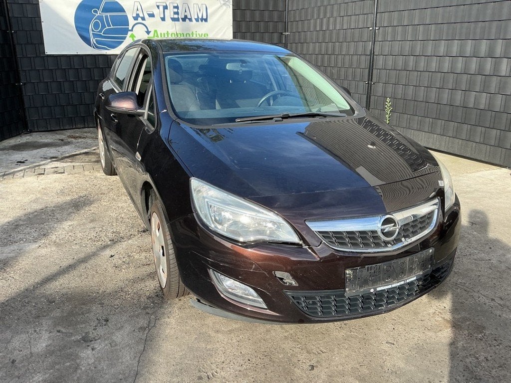 ETRIER DE FREIN AVANT DROIT Astra J (PC6 / PD6 / PE6 / PF6), Opel, Opel Automobile GmbH, Utilisé, Kontakt-opel@opel.com