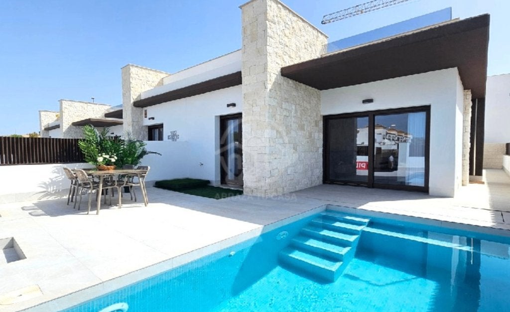 Luxe bungalow op 15 min rijden van de Torrevieja stranden, Maison d'habitation, Campagne, San Miguel de Salinas., 2 pièces