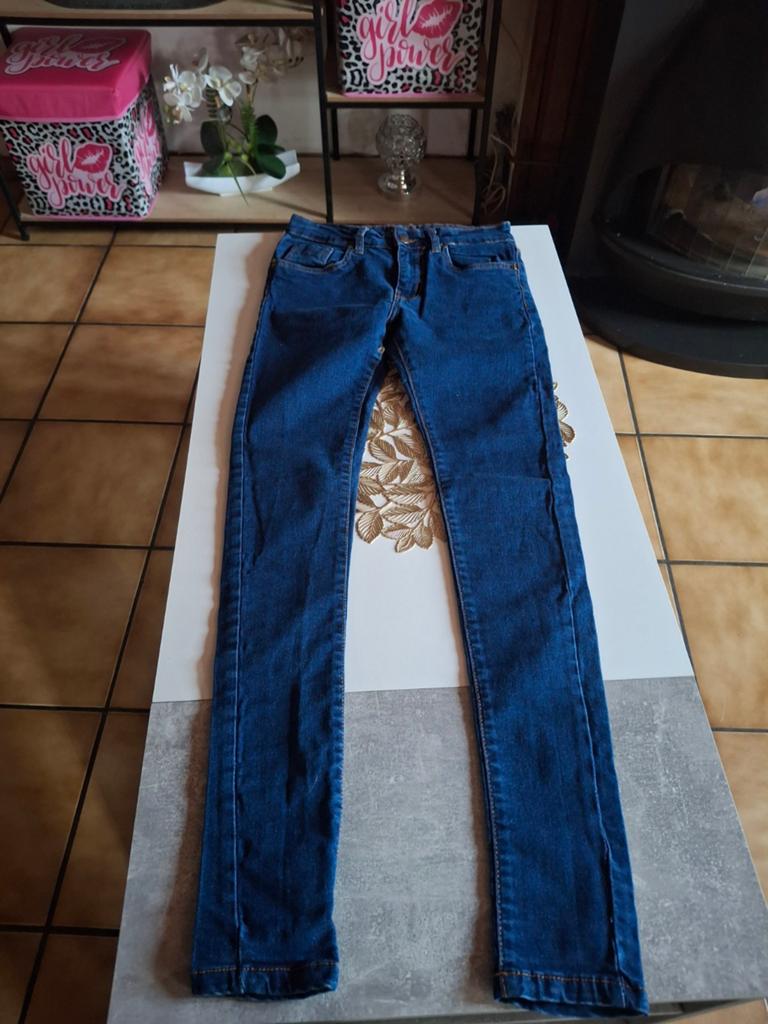 Pantalon en jeans femme a vendre, Ophalen