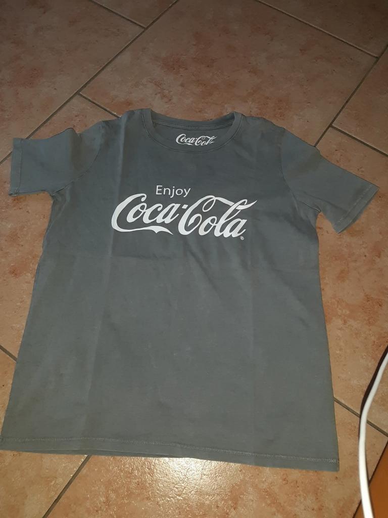 Tee shirt coca cola, Enlèvement, Gris