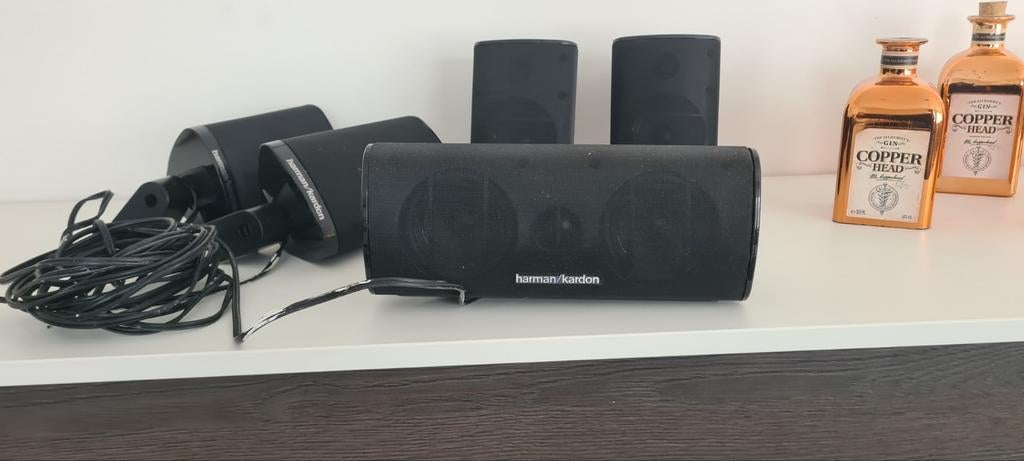 Harman Kardon 5.0 speakerset + muurbeugels, Audio, Tv en Foto, Home Cinema-sets, Ophalen