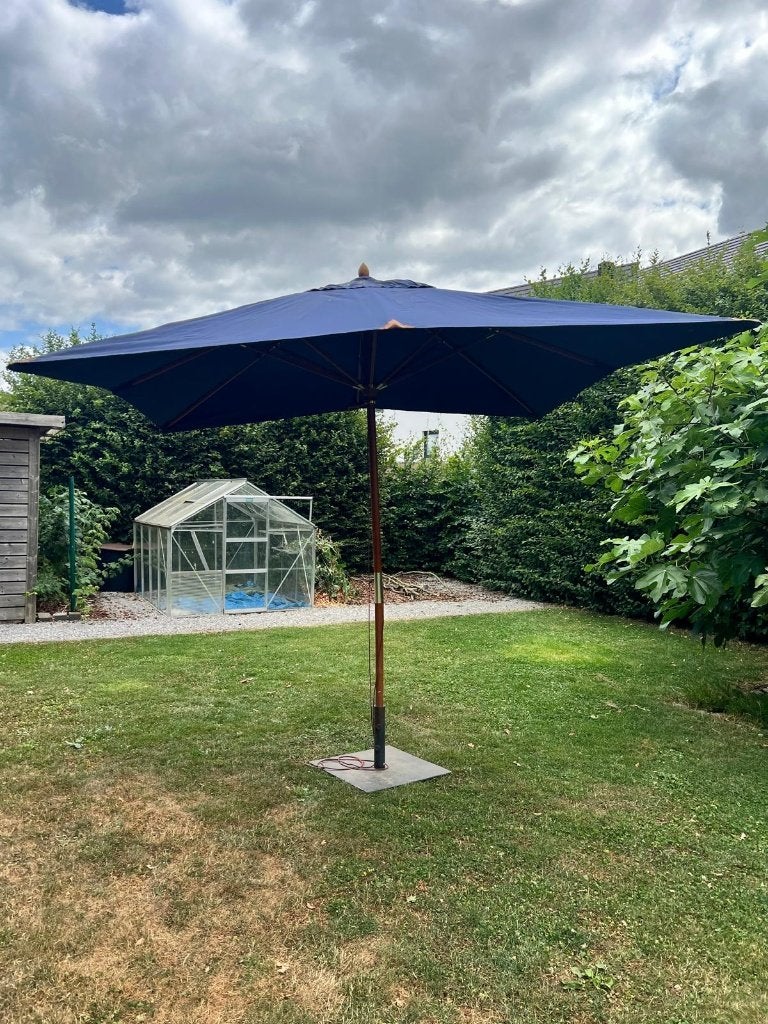Grote parasol (2.9x2.9m) incl. zware gietijzeren voet., Ophalen, Gebruikt, 2 tot 3 meter, Stokparasol