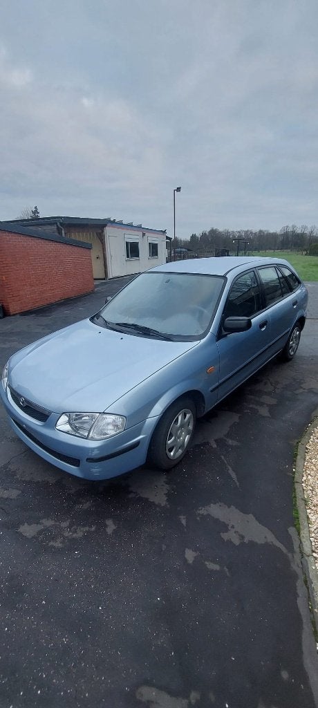 mazda 323f, Stof, 174 g/km, 4 cilinders, Particulier