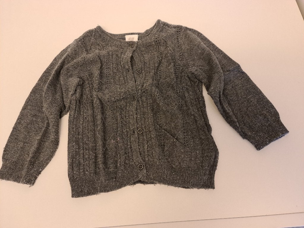 Cardigan, gillet, pull met knopen Mt 80, Kinderen en Baby's, Babykleding | Maat 80, Ophalen, Zo goed als nieuw