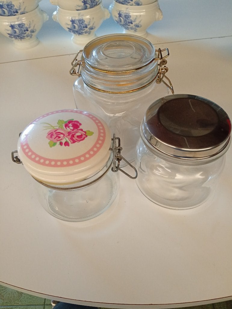 Vintage voorraad potten, Ophalen