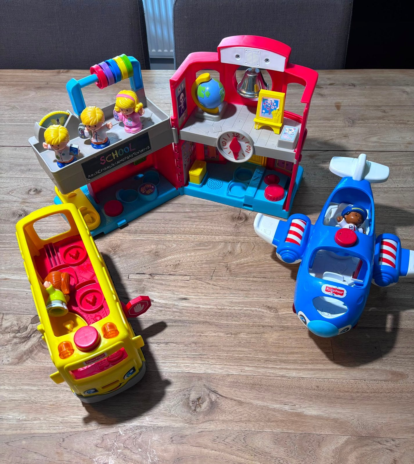 Fisher price, vliegtuig, school en schoolbus, Ophalen of Verzenden, Zo goed als nieuw