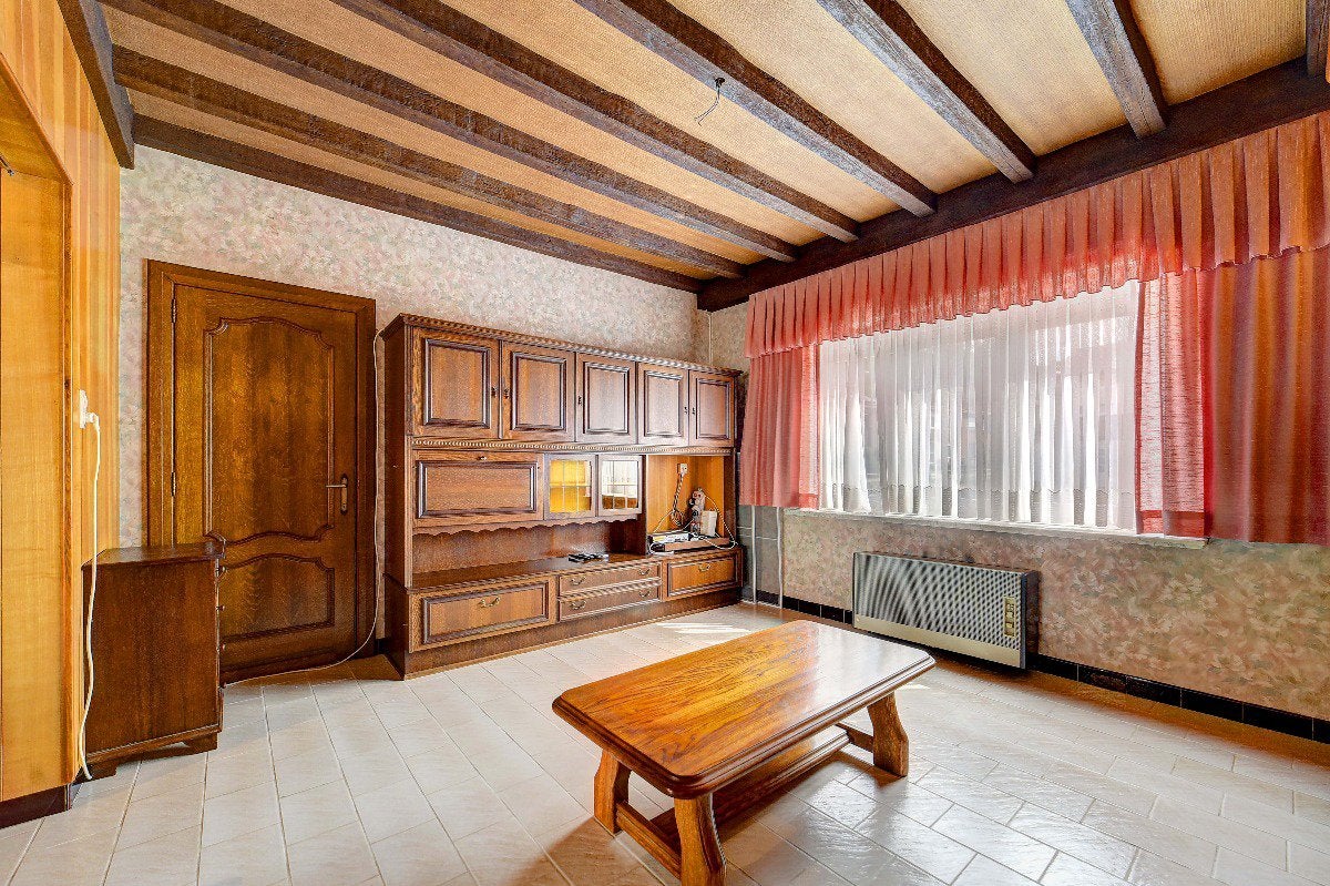 Salon kast, Ophalen