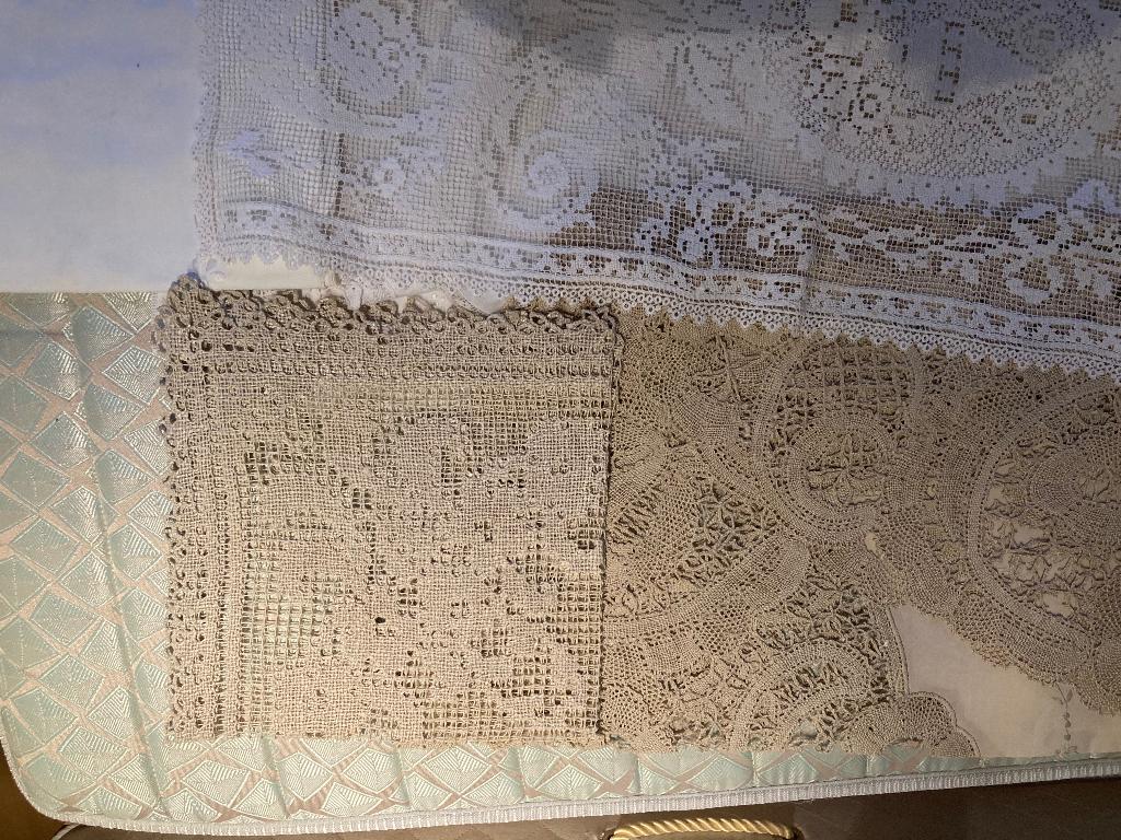 Textiel in kant ( stukken met brugse kant), Ophalen, Zo goed als nieuw