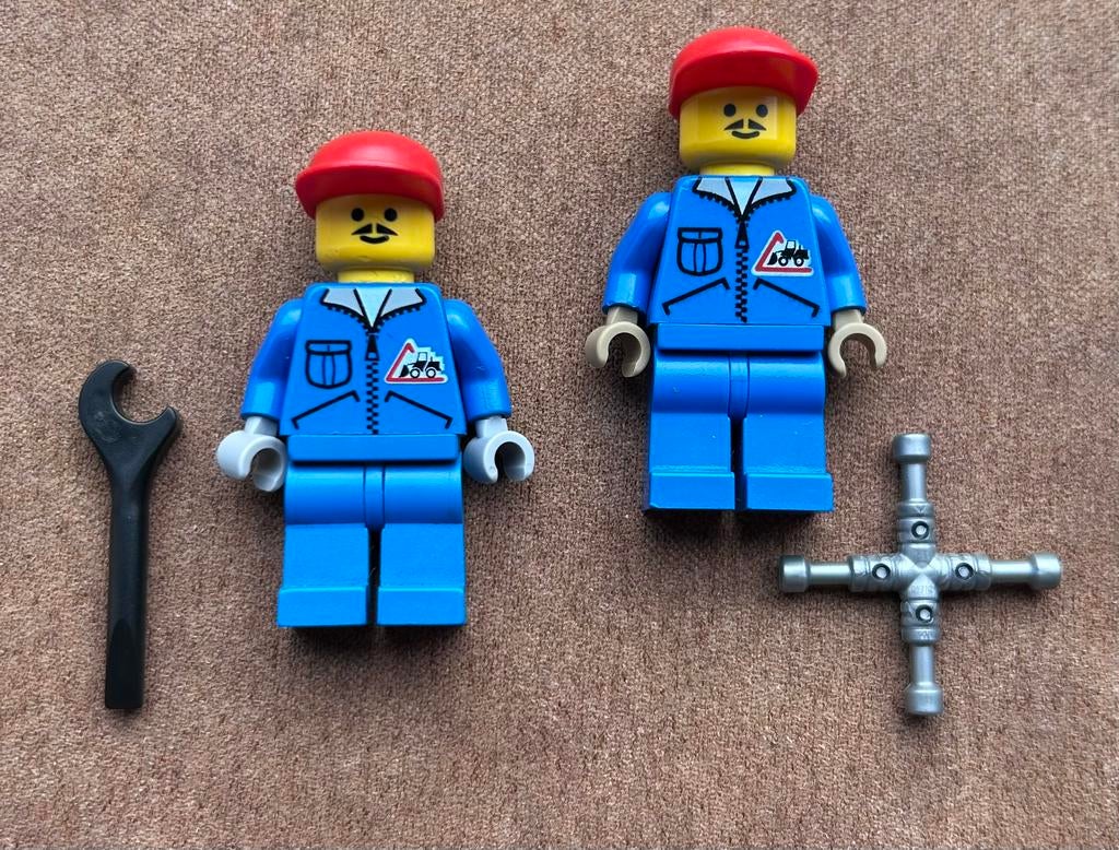 Lego garagist minifig (2x), Verzenden, Zo goed als nieuw, Losse stenen, Lego