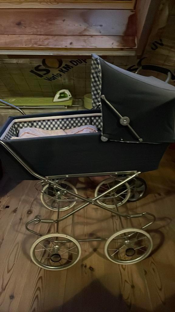 Vintage speelgoed wieg / buggy / poussette, Enfants & Bébés, Buggys, Enlèvement, Comme neuf