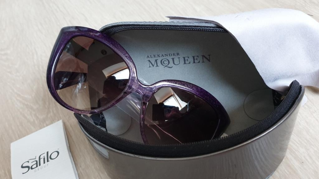 Prachtige Alexander McQueen dames zonnebril, Ophalen of Verzenden, Nieuw, Zonnebril