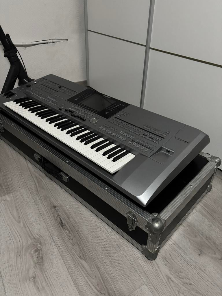 Yamaha Tyros 5 61, 1GB ram + flight case, Musique & Instruments, Enlèvement, Comme neuf, 61 touches, Yamaha