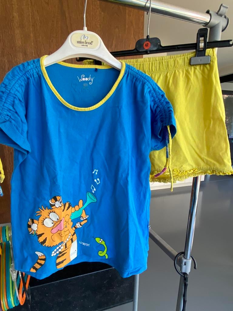 Pyjama Woody en taille 10 ans, Enlèvement ou Envoi, Vêtements de nuit ou Sous-vêtements, Utilisé, Fille