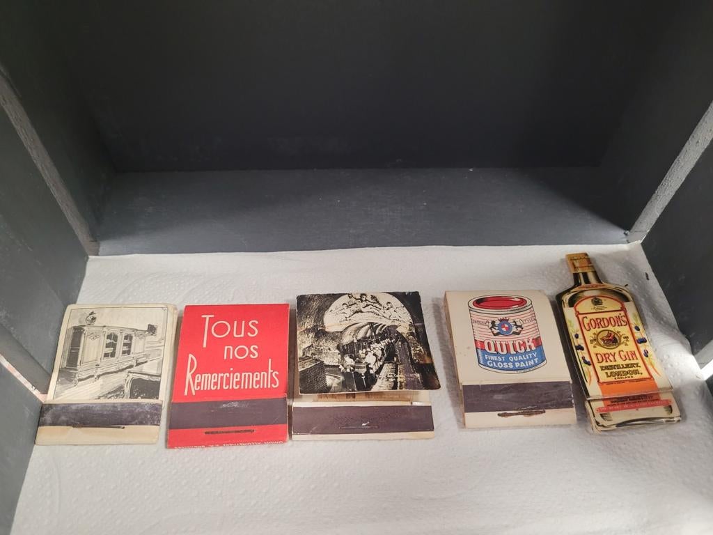 Pochettes d'allumettes usagées, Collections, Enlèvement ou Envoi