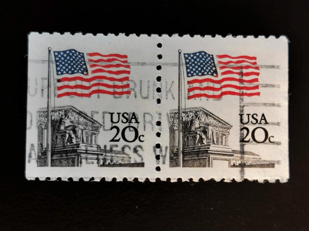 USA 1981 - Drapeau américain et Cour Suprême - paire, Enlèvement ou Envoi, Affranchi, Amérique du Nord