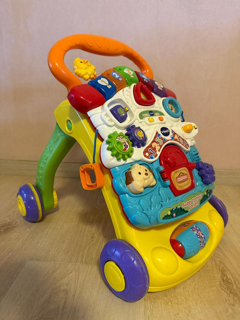 Trotteur Vtech musical coloré apprendre bébé à marcher, Enfants & Bébés, Jouets | Vtech, Enlèvement, Comme neuf
