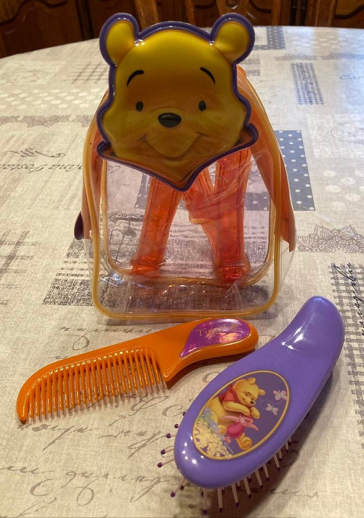 Winnie THE Pooh klein rugzakje met borstel en kam, Kinderen en Baby's, Speelgoed | Babyspeelgoed, Ophalen of Verzenden, Zo goed als nieuw