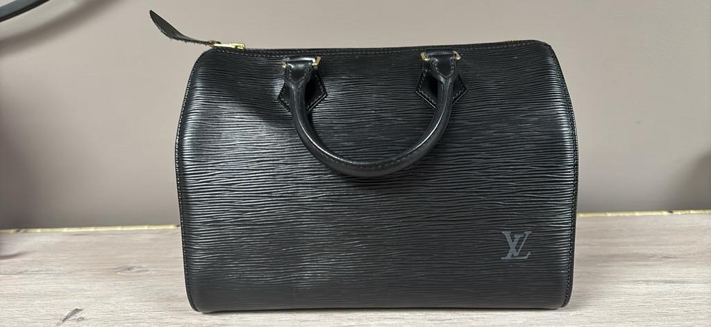 Louis vuitton, Handtassen en Accessoires, Tassen | Damestassen, Ophalen of Verzenden, Zo goed als nieuw, Zwart