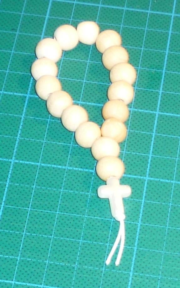 Petit chapelet catholique en bois – dizainier avec croix, Enlèvement