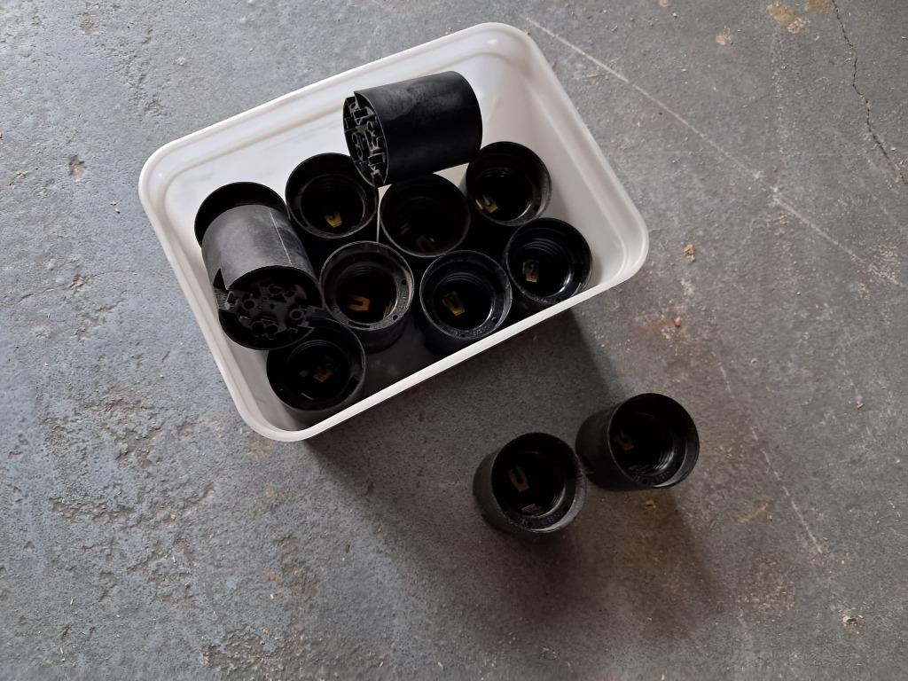 fitting E27 zwart, Ophalen of Verzenden, Zo goed als nieuw, E27 (groot)