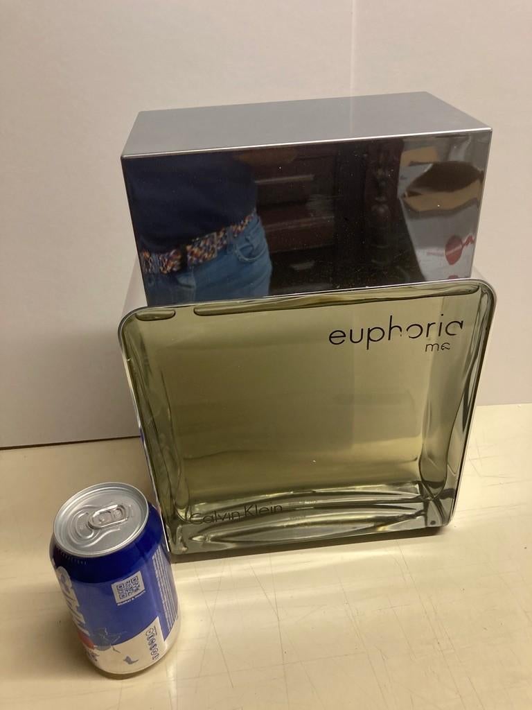 Parfum flacon factice géant EUPHORIA, Enlèvement