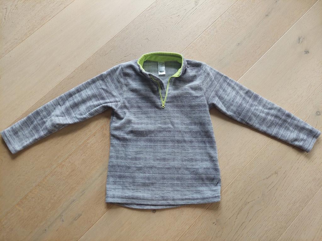 Trui / fleece Decathlon - maat 128 - 8 jaar, Kinderen en Baby's, Jongen of Meisje, Trui of Vest, Ophalen of Verzenden, Zo goed als nieuw