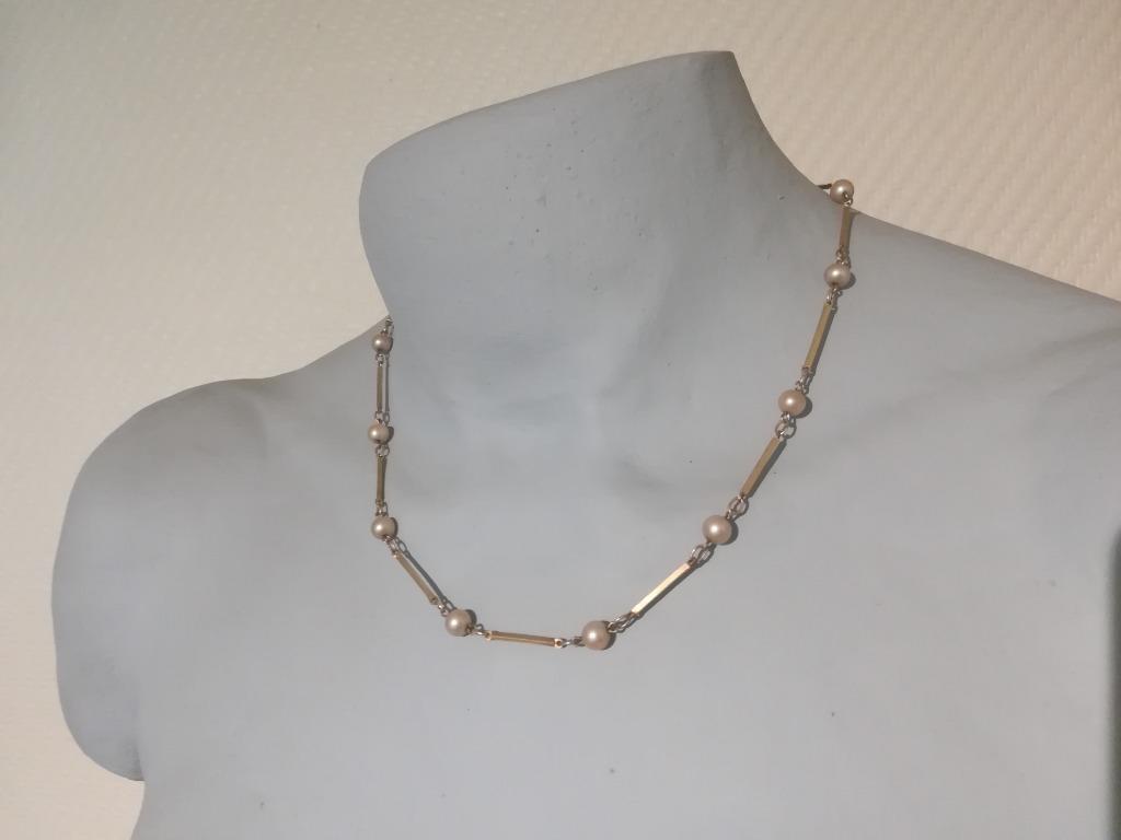 Collier de fantaisie vintage avec perles pour femme., Handtassen en Accessoires, Kettingen, Ophalen, Zo goed als nieuw, Wit, Overige materialen