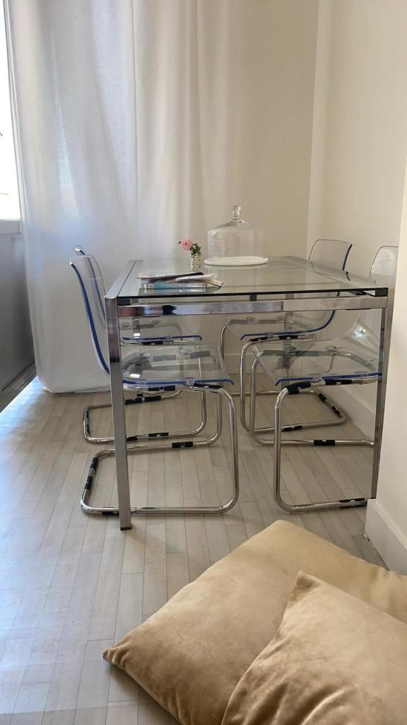 Table en verre et 4 chaises, Maison & Meubles, Salles à manger complètes, Enlèvement, Comme neuf, Intemporel, 4 à 6 chaises