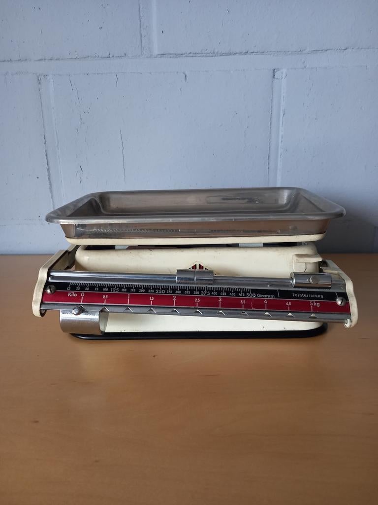 Oude Stube Vintage metalen huishoudweegschaal, Ophalen of Verzenden, Gebruikt, Keukenweegschaal
