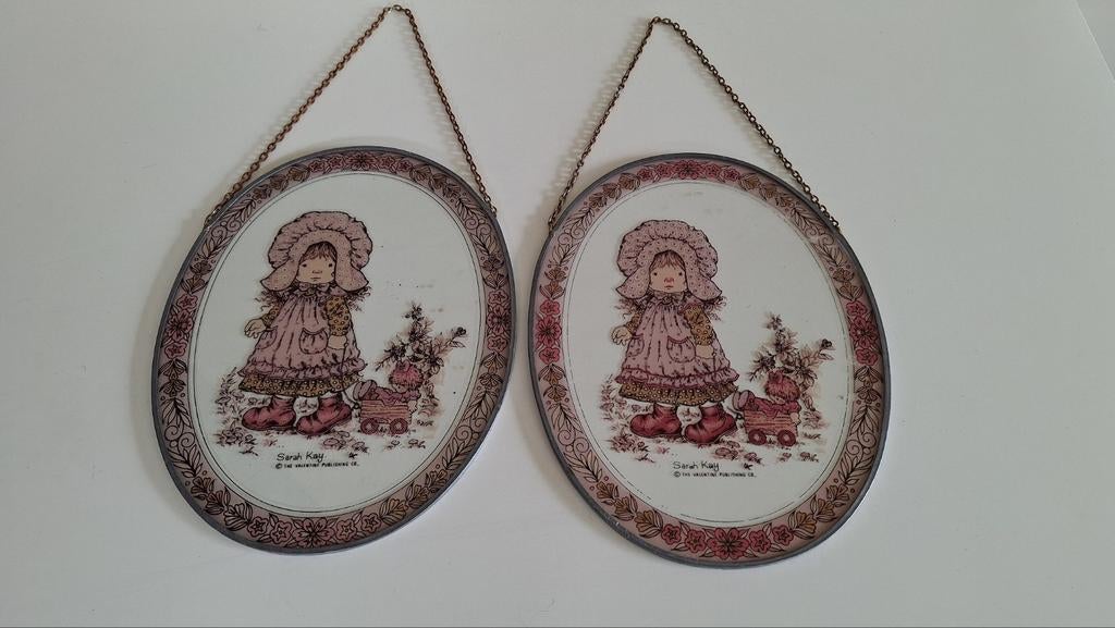 2 Prachtige vintage glas in lood raamhangers. Sarah Kay., Antiquités & Art, Enlèvement ou Envoi