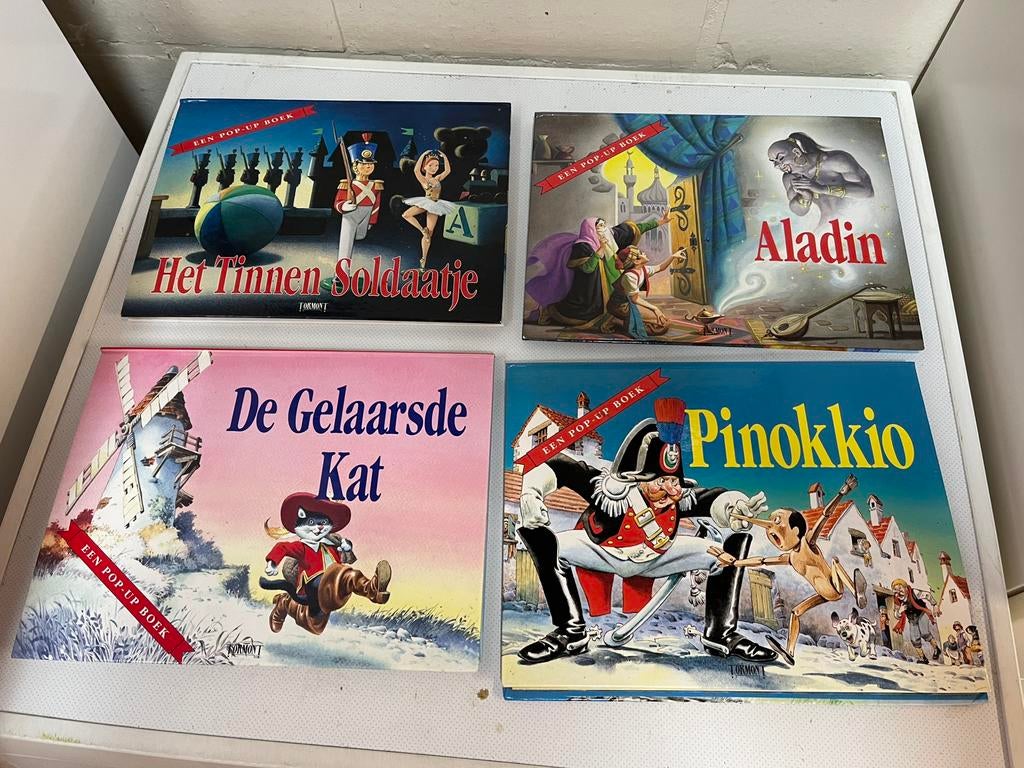 Pop-up sprookjes boeken Tormont 4 stuks, Ophalen of Verzenden, Zo goed als nieuw