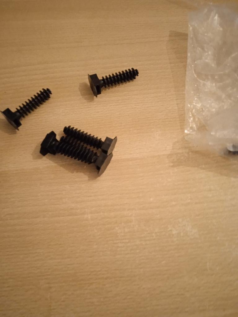 Plug voor kabelbinders, Ophalen