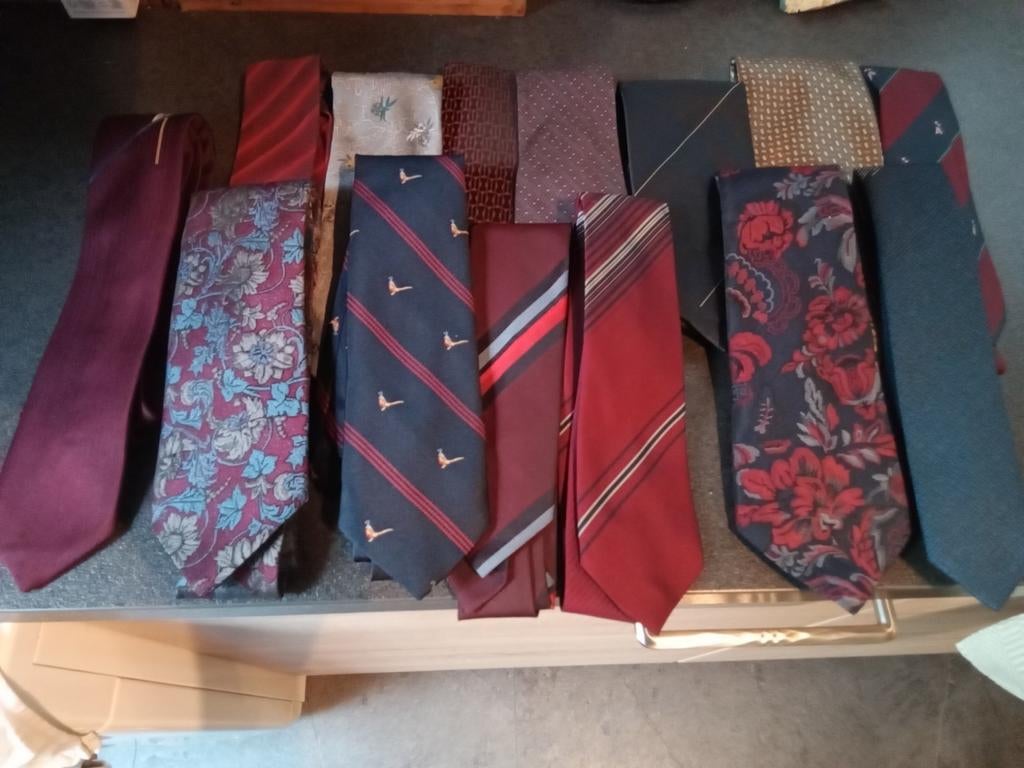 14 cravates pour 15 euro, Vêtements | Hommes, Cravates, Enlèvement ou Envoi, Comme neuf