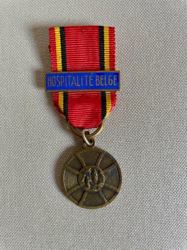 Te koop: ereteken militaire bedevaart, Verzamelen, Ophalen of Verzenden, Overige soorten, Lintje, Medaille of Wings