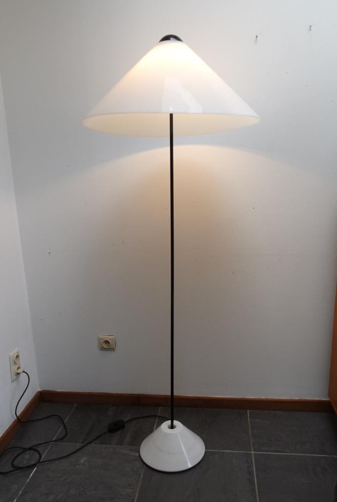 LAMPADAIRE DESIGN VINTAGE OLUCE VICO MAGISTRETTI « NEIGE » R, Enlèvement