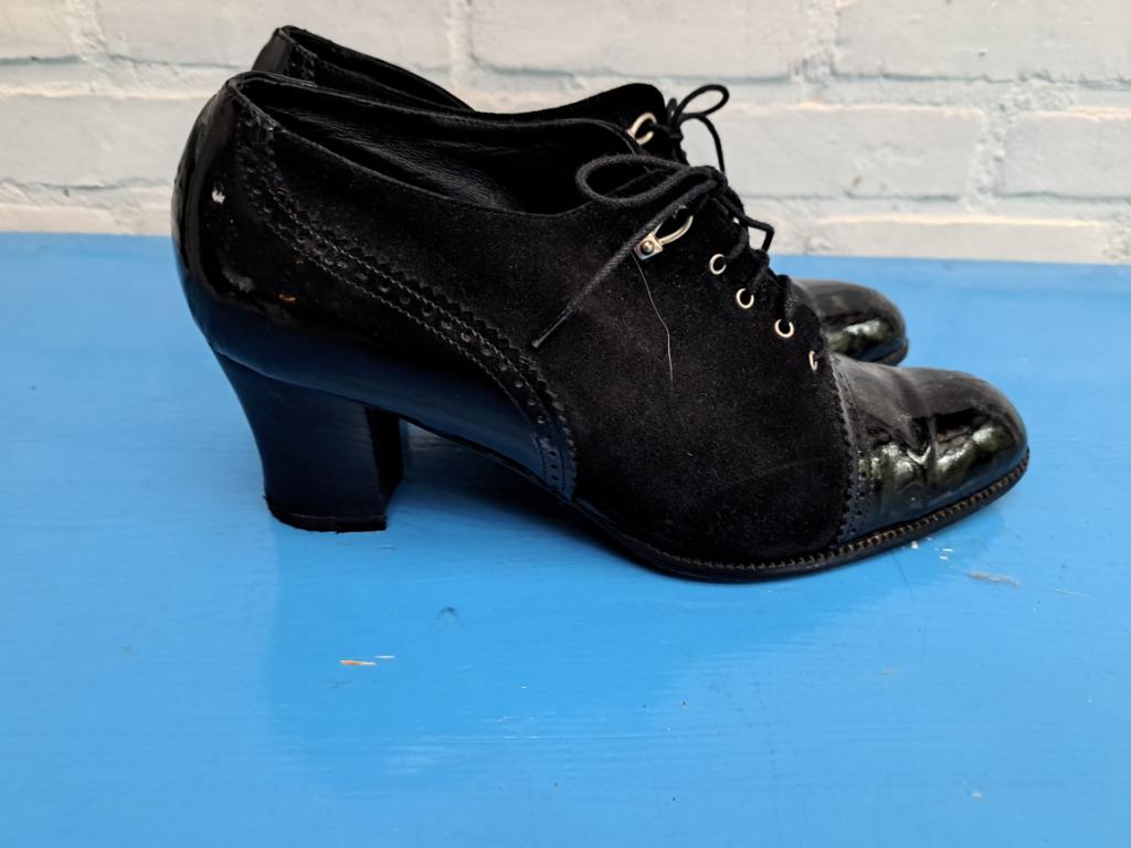 laké schoenen met een hakje, Enlèvement ou Envoi, Chaussures à haut talons, Porté, Noir