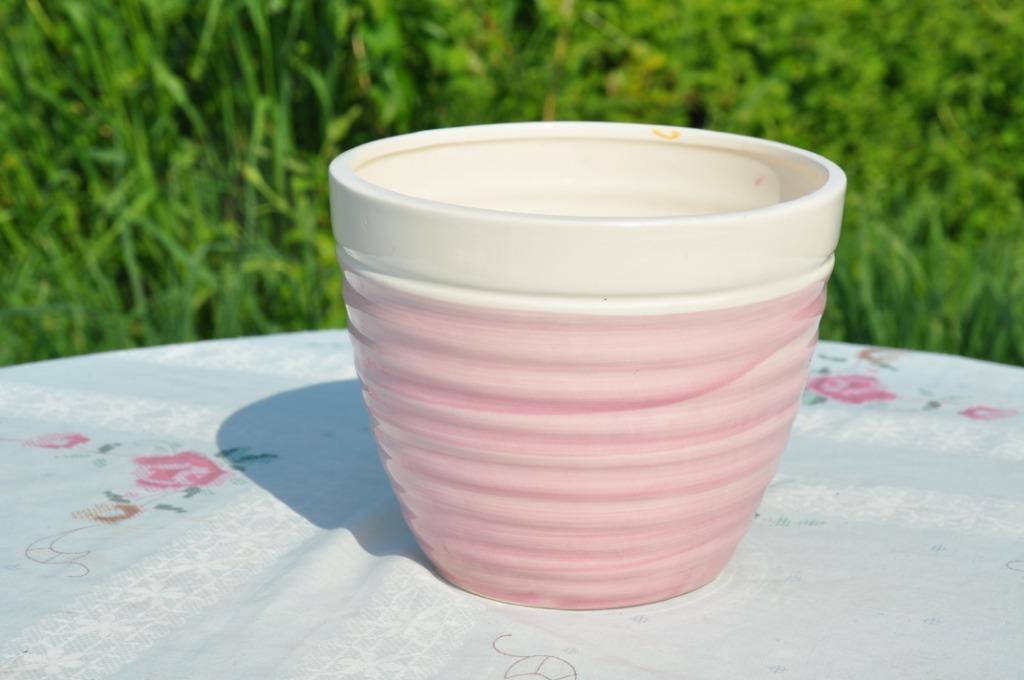 §  cache pot faience rose et blanc, Enlèvement ou Envoi, Moins de 25 cm, Rond, Utilisé