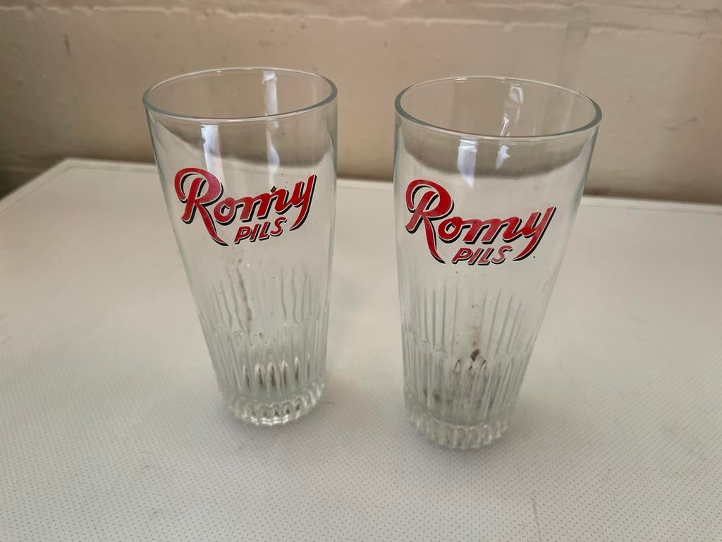 Romy pils 2 glazen, Ophalen of Verzenden, Zo goed als nieuw