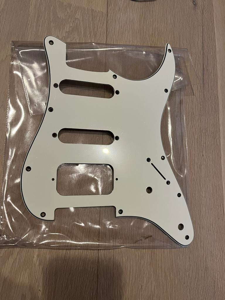 Stratocaster HSS Pickguard, Musique & Instruments, Enlèvement ou Envoi, Comme neuf
