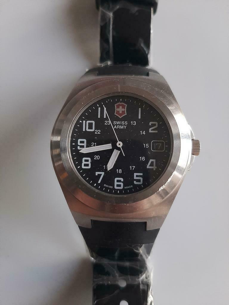 VICTORINOX Zwitsers leger quartz uurwerk 40 mm, Ophalen of Verzenden, Zo goed als nieuw