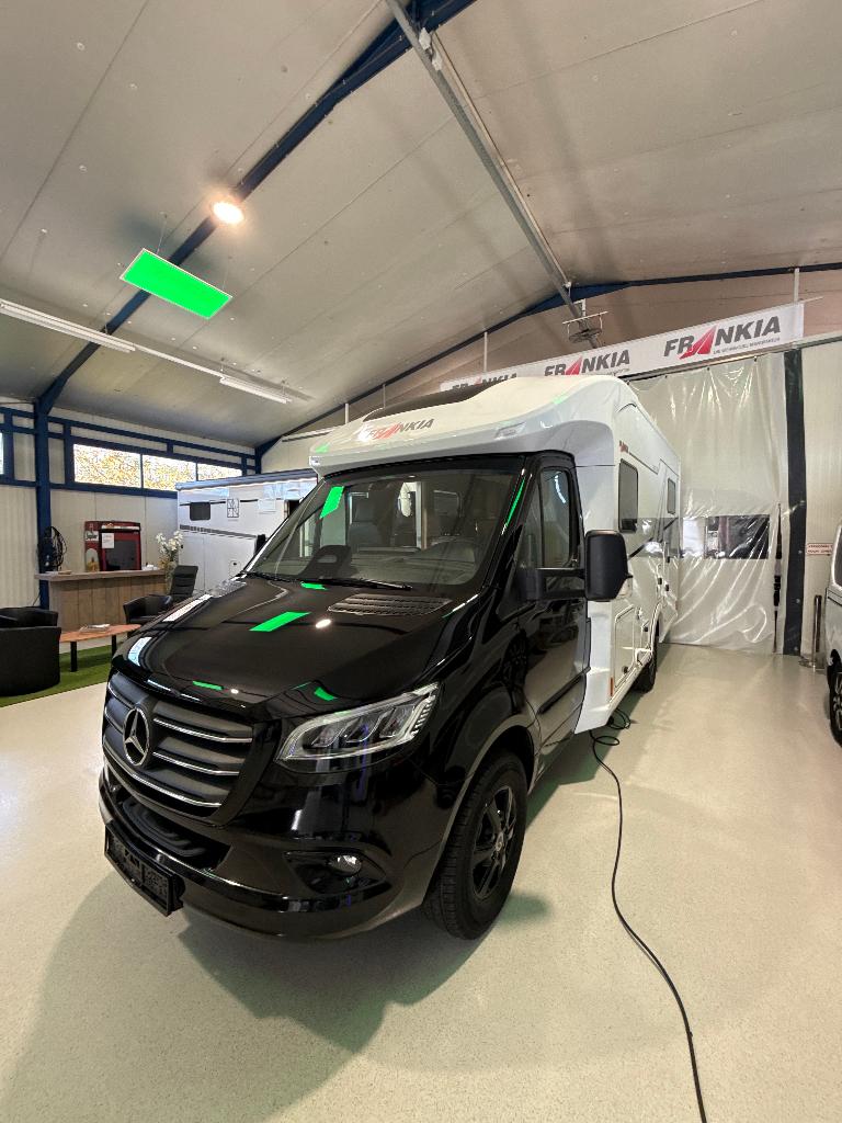Frankia Neo MT7 GD, Caravans en Kamperen, Mobilhomes, Automaat, Dakluik, Ringverwarming, Treinzit
