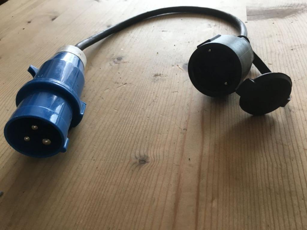 adaptor voor camping verlengdraad speciale stekker  camping, Doe-het-zelf en Bouw, Ophalen of Verzenden, Zo goed als nieuw